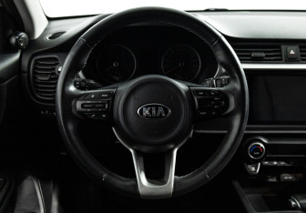 Подержанный автомобиль Kia Rio Hatchback 2021 года (16 фото)