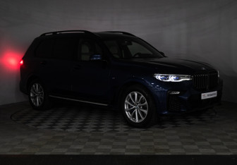 Подержанный автомобиль BMW X7 2020 года (15 фото)