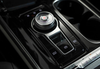 Подержанный автомобиль Kia Carnival 2022 года (20 фото)