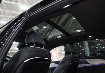 Подержанный автомобиль Hongqi H5 2025 года (31 фото)