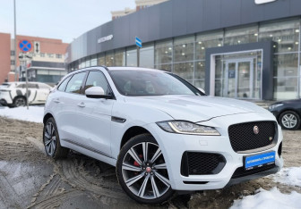 Подержанный автомобиль Jaguar F-Pace 2016 года (3 фото)