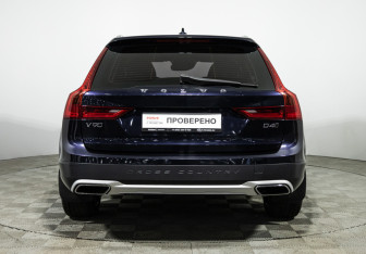 Подержанный автомобиль Volvo V90 Cross Country 2017 года (6 фото)