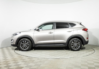 Подержанный автомобиль Hyundai Tucson 2017 года (8 фото)