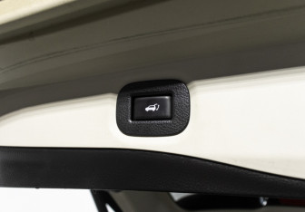 Подержанный автомобиль Nissan X-Trail 2017 года (25 фото)