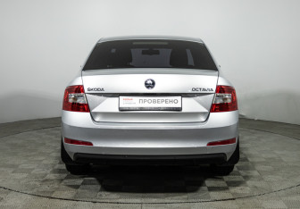 Подержанный автомобиль Skoda Octavia Liftback 2016 года (6 фото)