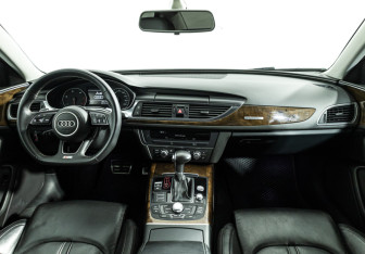 Подержанный автомобиль Audi A6 Sedan 2011 года (13 фото)