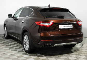 Подержанный автомобиль Maserati Levante 2016 года (7 фото)