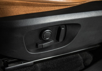 Подержанный автомобиль Land Rover Discovery Sport 2016 года (16 фото)