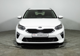 Подержанный автомобиль Kia Ceed Wagon 2019 года (2 фото)