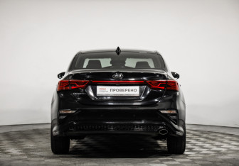 Подержанный автомобиль Kia Cerato Sedan 2019 года (6 фото)