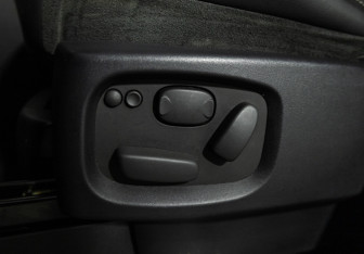 Подержанный автомобиль Land Rover Range Rover Sport 2012 года (15 фото)