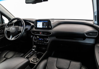 Подержанный автомобиль Hyundai Santa Fe 2019 года (9 фото)