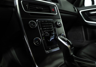 Подержанный автомобиль Volvo S60 2014 года (16 фото)