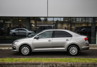 Подержанный автомобиль Skoda Rapid Liftback 2020 года (9 фото)