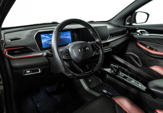 Подержанный автомобиль Geely Coolray 2024 года (11 фото)