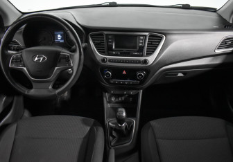 Подержанный автомобиль Hyundai Solaris Sedan 2018 года (13 фото)