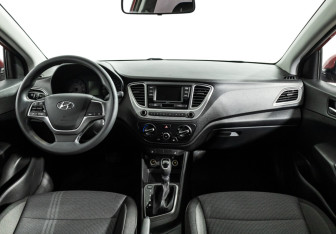 Подержанный автомобиль Hyundai Solaris Sedan 2020 года (13 фото)
