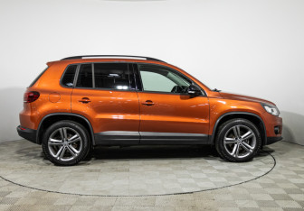 Подержанный автомобиль Volkswagen Tiguan 2016 года (4 фото)