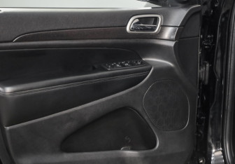 Подержанный автомобиль Jeep Grand Cherokee 2018 года (22 фото)