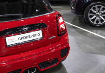 Подержанный автомобиль MINI Hatch 2019 года (10 фото)