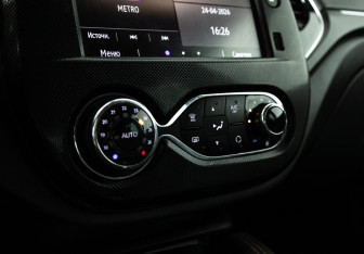 Подержанный автомобиль Renault Kaptur 2022 года (16 фото)
