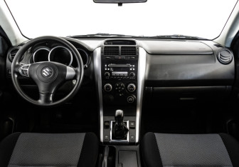 Подержанный автомобиль Suzuki Grand Vitara 2008 года (10 фото)