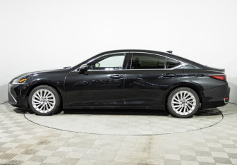 Подержанный автомобиль Lexus ES 2018 года (8 фото)