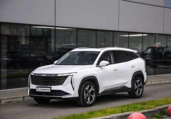 Подержанный автомобиль Geely Atlas 2024 года (3 фото)