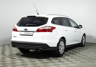 Подержанный автомобиль Ford Focus Wagon 2014 года (5 фото)