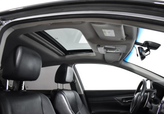 Подержанный автомобиль Nissan Teana 2014 года (19 фото)