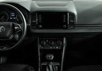 Подержанный автомобиль Skoda Karoq 2021 года (14 фото)
