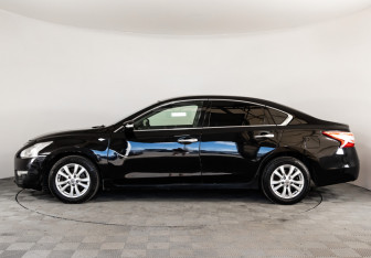 Подержанный автомобиль Nissan Teana 2014 года (7 фото)
