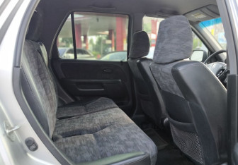 Подержанный автомобиль Honda CR-V 2002 года (19 фото)