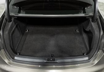 Подержанный автомобиль Audi A4 Sedan 2015 года (16 фото)