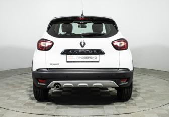 Подержанный автомобиль Renault Kaptur 2018 года (6 фото)