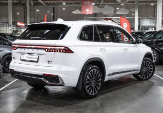 Подержанный автомобиль Geely Monjaro 2025 года (8 фото)