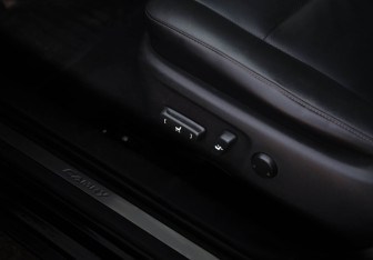 Подержанный автомобиль Toyota Camry Sedan 2014 года (23 фото)