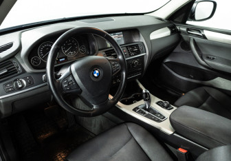 Подержанный автомобиль BMW X3 2013 года (11 фото)