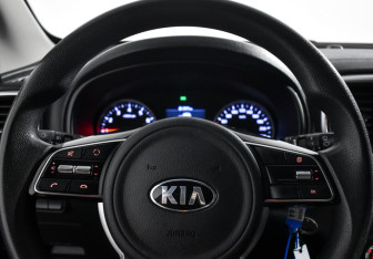 Подержанный автомобиль Kia Sportage 2019 года (16 фото)