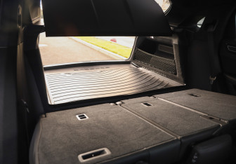 Подержанный автомобиль Porsche Cayenne 2019 года (32 фото)