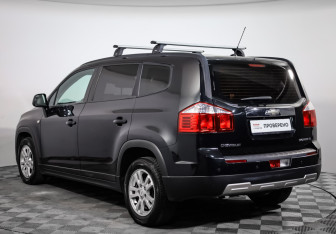Подержанный автомобиль Chevrolet Orlando 2012 года (7 фото)