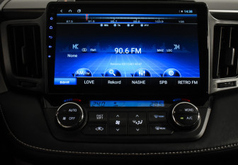 Подержанный автомобиль Toyota RAV4 2018 года (19 фото)