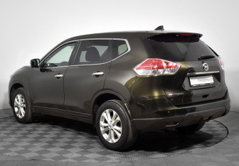 Подержанный автомобиль Nissan X-Trail 2018 года (7 фото)