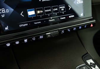 Подержанный автомобиль DS 7 Crossback 2020 года (19 фото)