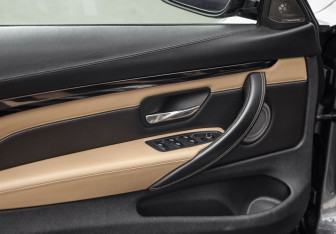 Подержанный автомобиль BMW M4 Convertible 2015 года (28 фото)