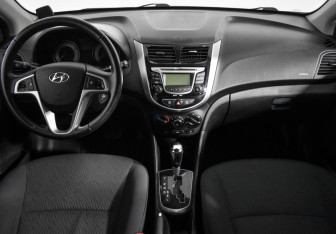 Подержанный автомобиль Hyundai Solaris Sedan 2011 года (14 фото)