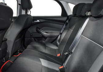 Подержанный автомобиль Ford Focus Hatchback 2013 года (12 фото)