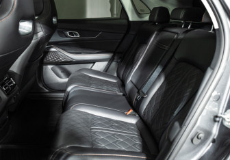 Подержанный автомобиль Changan UNI-K 2023 года (10 фото)