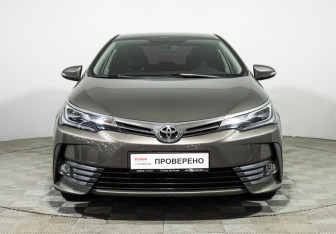 Подержанный автомобиль Toyota Corolla Sedan 2018 года (2 фото)