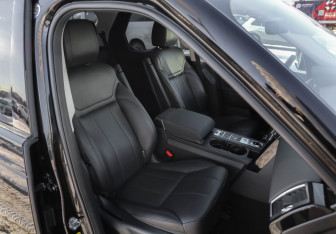 Подержанный автомобиль Land Rover Discovery 2017 года (26 фото)